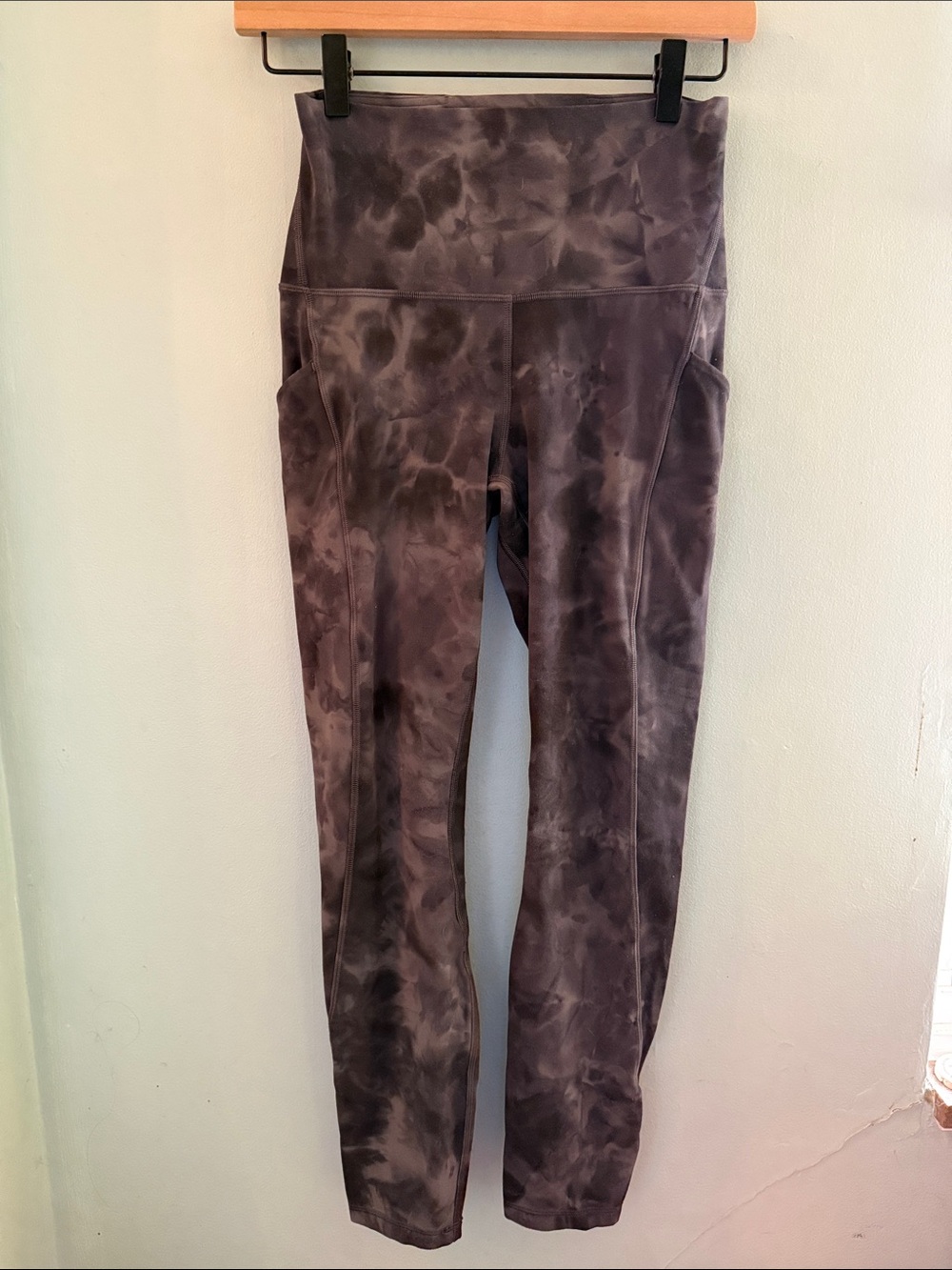 lululemon athletica Leggings - Size 6